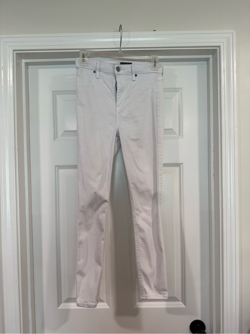 Abercrombie & Fitch White Skinny Jeans